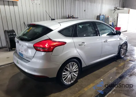 2015 Ford Focus Titanium из США, поврежденный, VIN 1FADP3N23FL321410